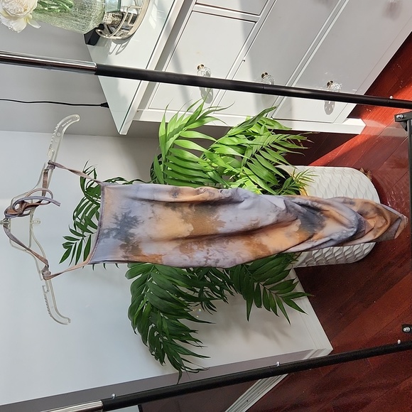 Pretty Little Thing US 6 halter dress - Picture 1 of 4